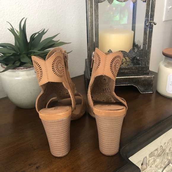 Francesca’s Ankle Sandal SZ 6 - Picture 3 of 6